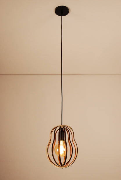 LUWALD NO.02 S, Pendelleuchte aus Holz, schwarz, handgefertigt, birnenförmig, angeschaltet, Gesamtansicht