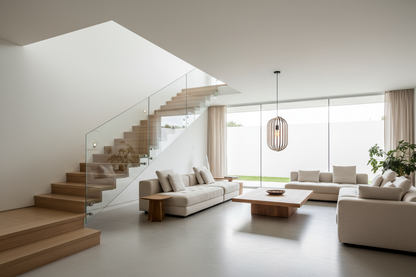 LUWALD NO.04 L Pendelleuchte aus Holz, schwarz, handgefertigt, zylinderförmig, angeschaltet, Ringe, Atmosphäre, Hängelampe, Wohnzimmer, Treppe, Couchtisch